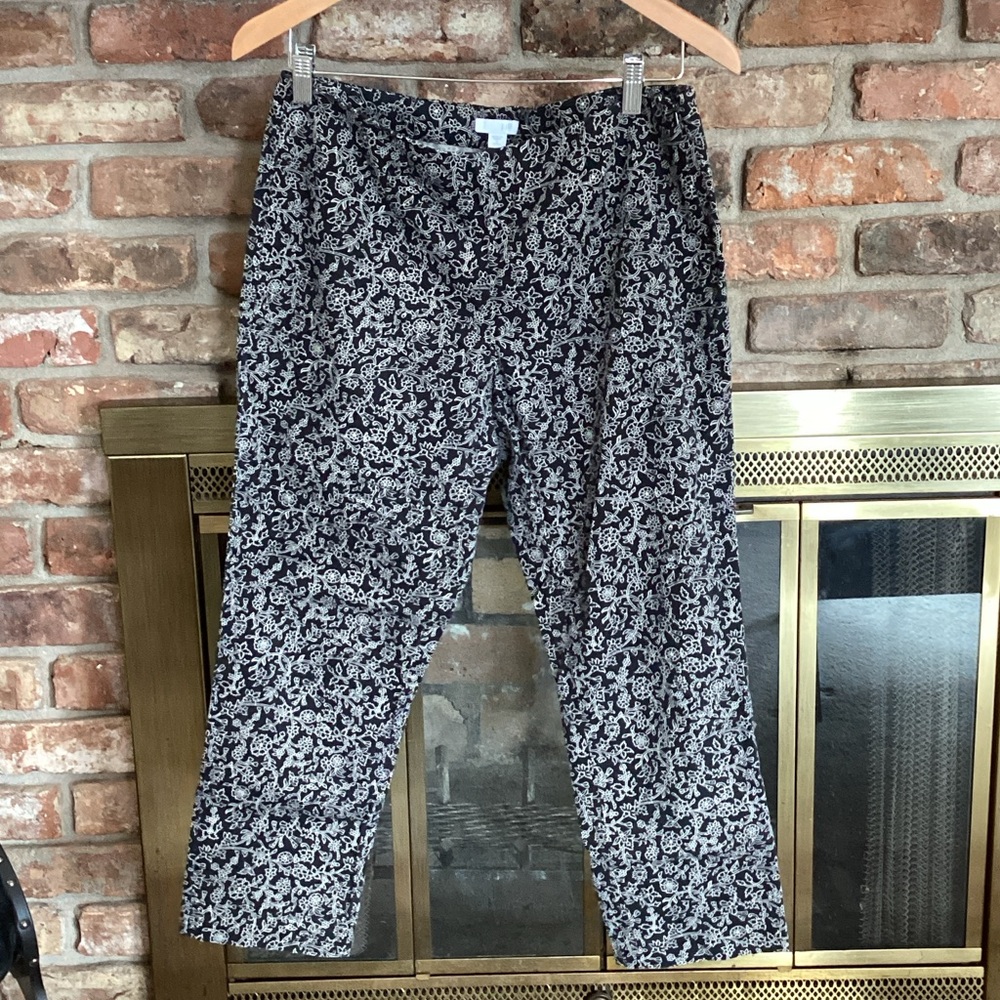 J. Jill Black and White Patterned Capris